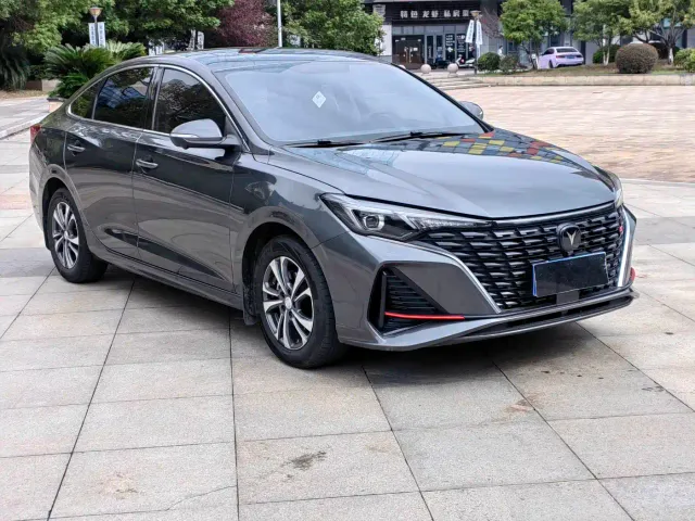 Changan Eado — Фото автомобиля 3