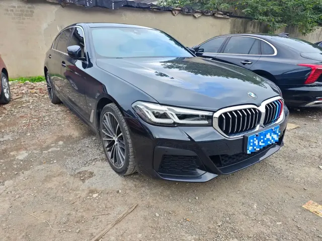BMW 5 Series — Фото автомобиля 3