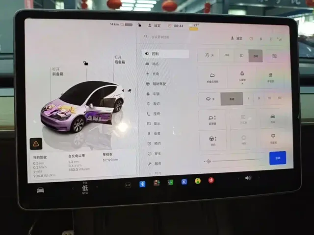 Tesla Model Y — Фото автомобиля 12