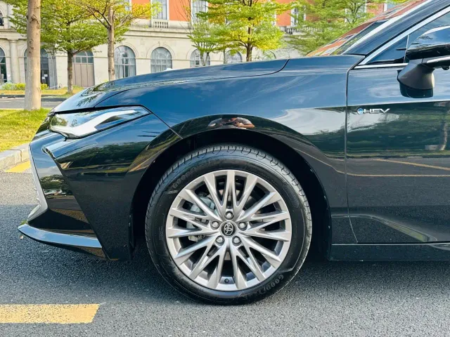 Toyota Avalon — Фото автомобиля 9