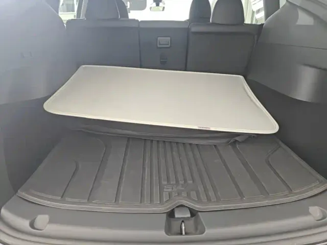 Tesla Model Y — Фото автомобиля 18