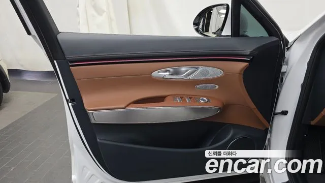 Genesis GV70 2.5T Бензин 2WD — Фото автомобиля 23