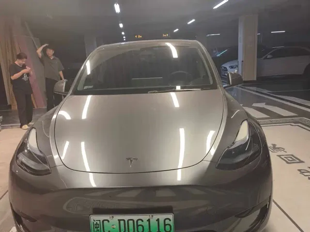 Tesla Model Y — Фото автомобиля 10