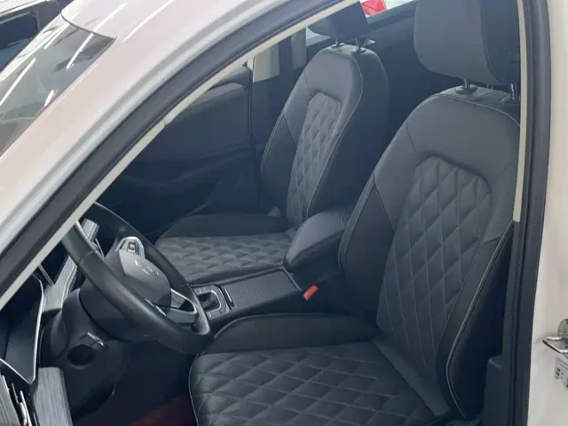 Volkswagen Sagitar — Фото автомобиля 11