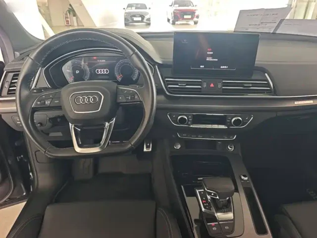 Audi Q5L — Фото автомобиля 13