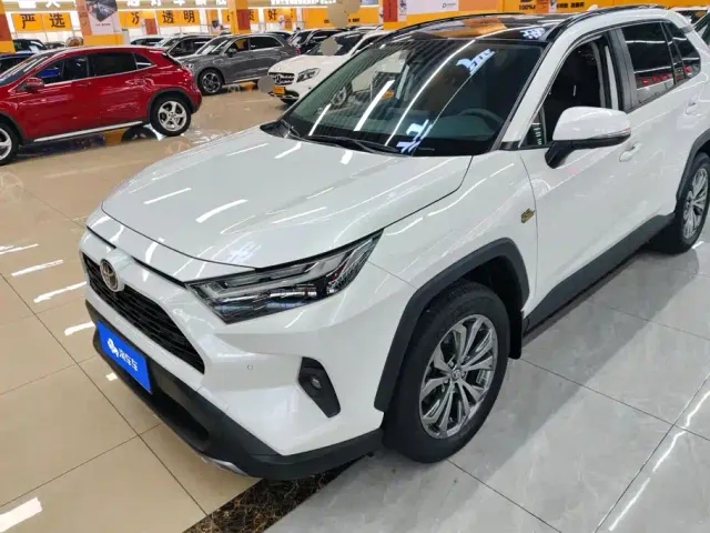 Фотография автомобиля — Toyota RAV4