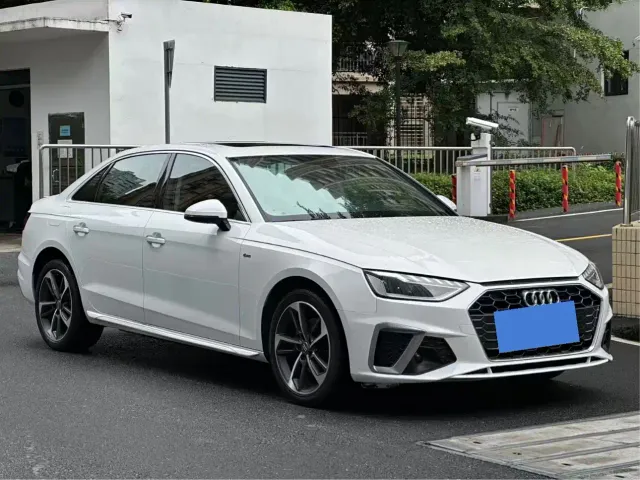 Фотография автомобиля — Audi A4L