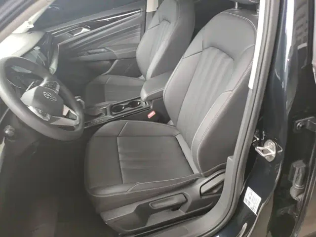 Volkswagen Passat — Фото автомобиля 14