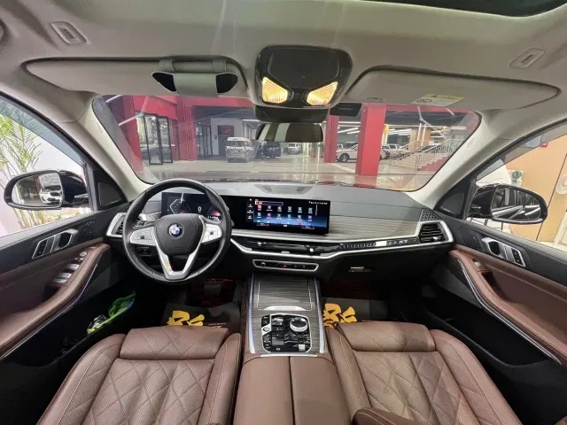 BMW X7 — Фото автомобиля 10