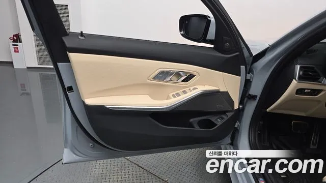 BMW 3-Series 3 серия (G20) 320i M Sport — Фото автомобиля 19