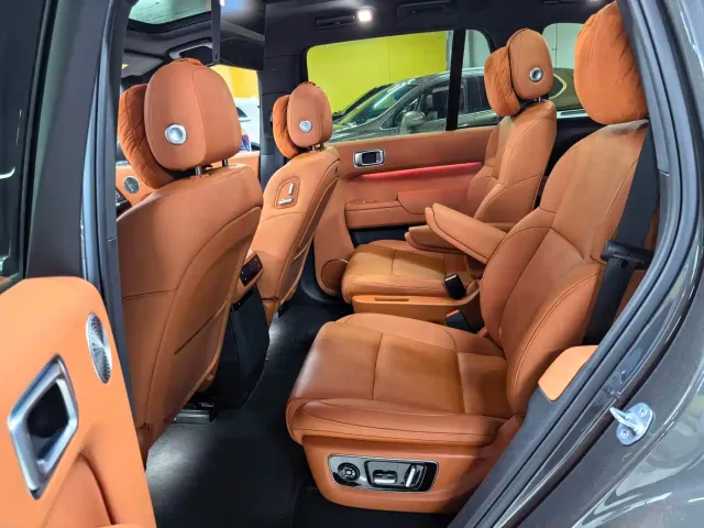 Li Auto L8 — Фото автомобиля 5