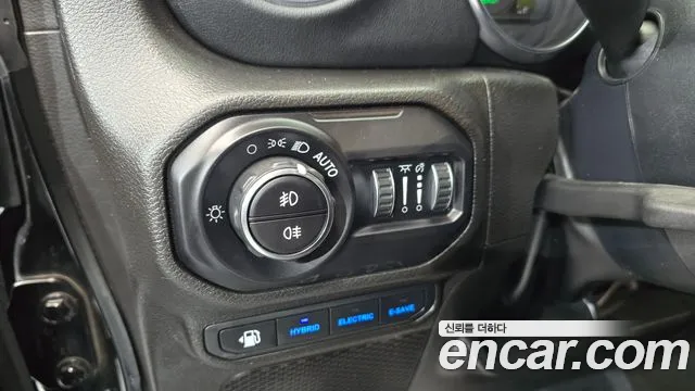 Jeep Wrangler JL — Фото автомобиля 17