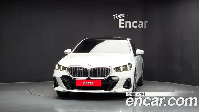 BMW 5 Series G60 — Фото автомобиля 3