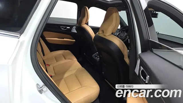Volvo XC60 2nd Gen — Фото автомобиля 18