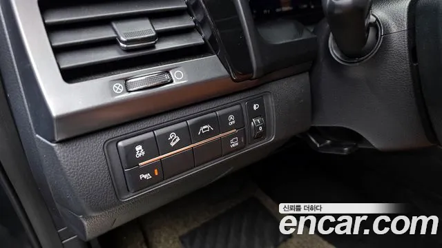 KG_Mobility_Ssangyong Rexton — Фото автомобиля 17
