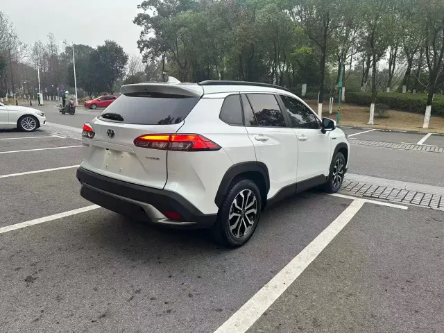 Toyota Frontlander — Фото автомобиля 4