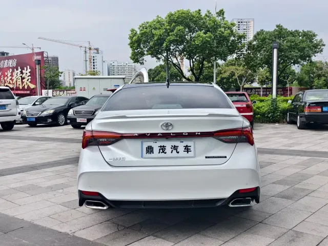 Toyota Avalon — Фото автомобиля 4