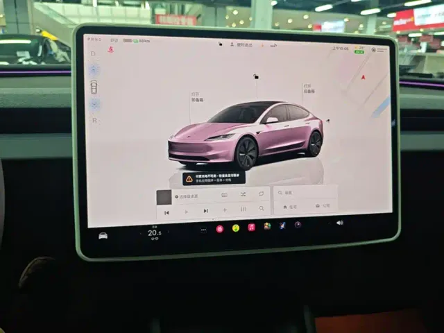 Tesla Model 3 — Фото автомобиля 12
