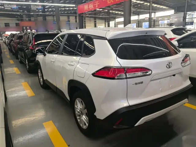 Toyota Corolla Cross — Фото автомобиля 4
