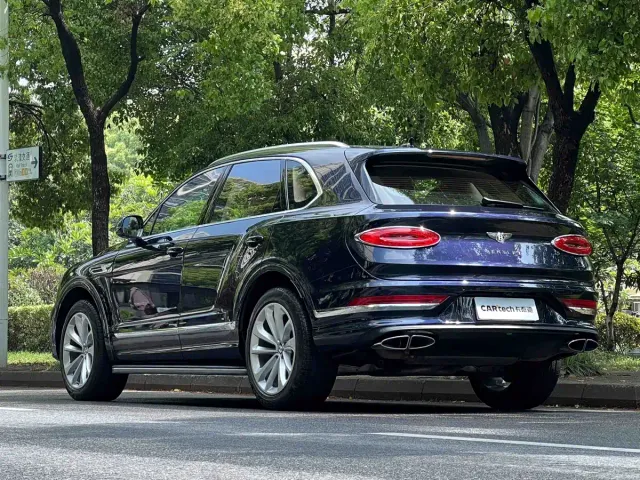 Bentley Bentayga — Фото автомобиля 6