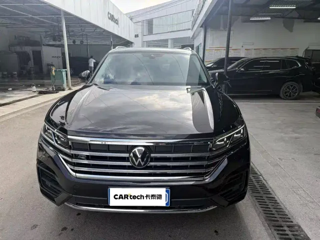Volkswagen Touareg — Фото автомобиля 2