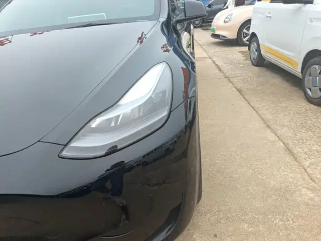 Tesla Model Y — Фото автомобиля 23