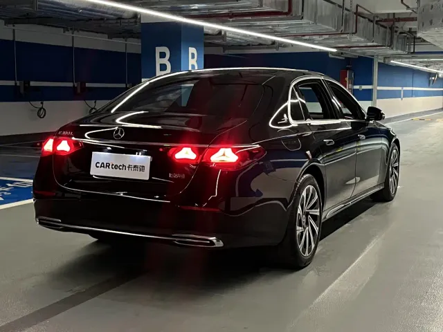 Mercedes-Benz E-Class — Фото автомобиля 6