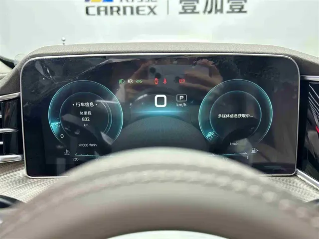 Hongqi H9 — Фото автомобиля 11