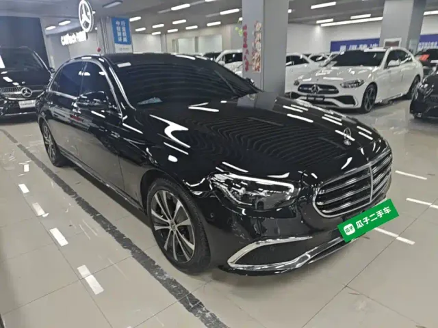 Mercedes-Benz E-Class — Фото автомобиля 3