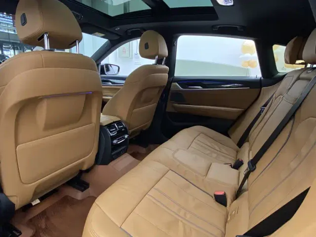 BMW 6 Series Gran Turismo — Фото автомобиля 16