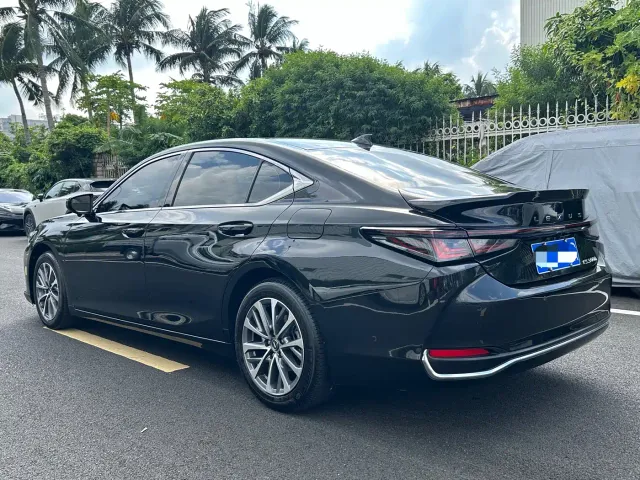 Lexus ES — Фото автомобиля 7