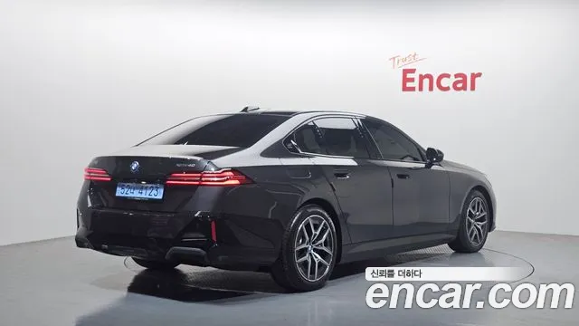 BMW i5 — Фото автомобиля 2
