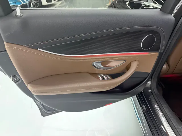 Mercedes-Benz E-Class — Фото автомобиля 15