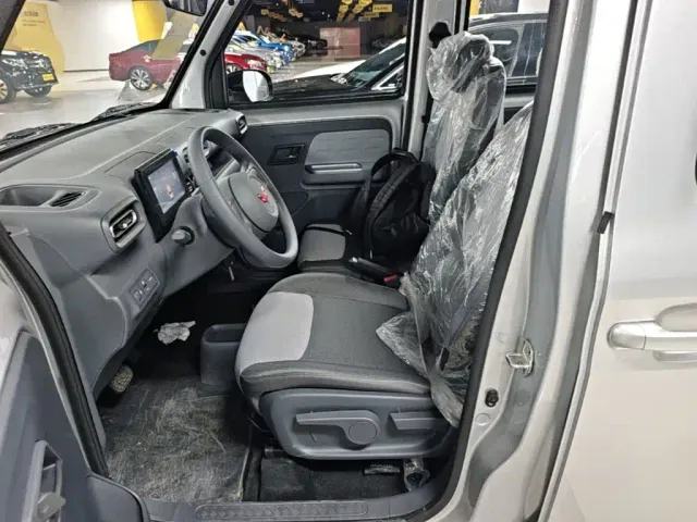 Wuling Zhiguang NEV — Фото автомобиля 14