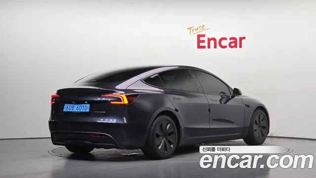 Tesla Model 3 — Фото автомобиля 2