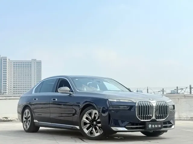 BMW BMW 7 Series 2023 Facelift 740Li Exclusive Luxury Package — Фото автомобиля 3