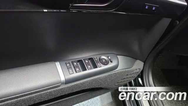 Hyundai Grandeur Grandeur (GN7) 2.5 Бензин 2WD — Фото автомобиля 30
