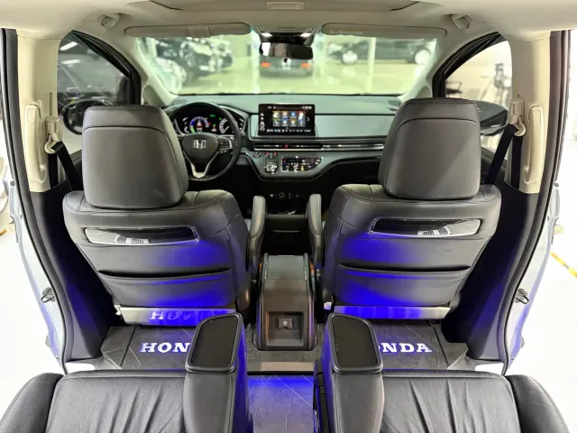 Honda Elysion — Фото автомобиля 18