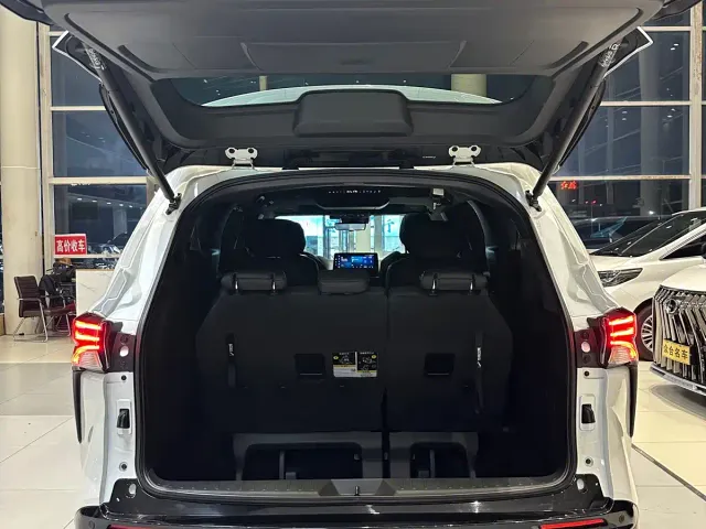 Toyota Granvia — Фото автомобиля 21