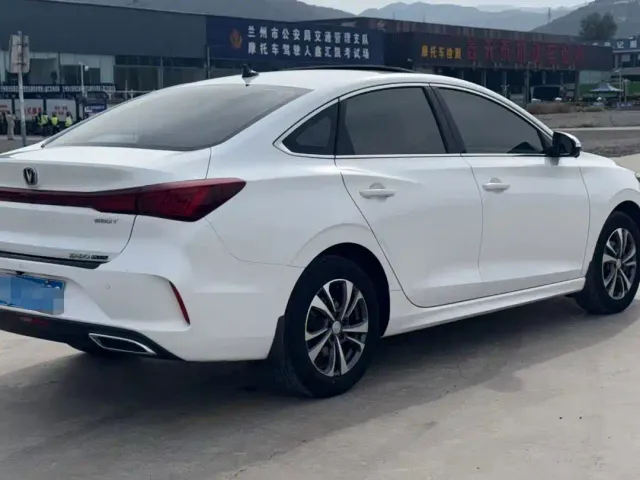 Changan Eado — Фото автомобиля 6