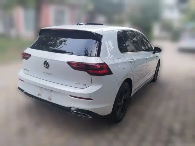 Volkswagen Golf — Фото автомобиля 4