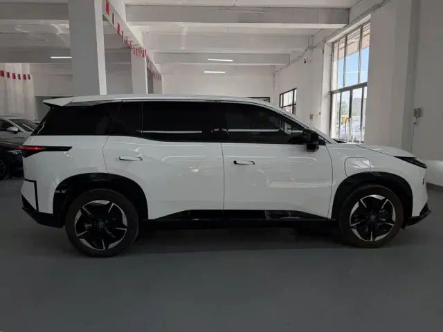Toyota BoZhi 3X — Фото автомобиля 7