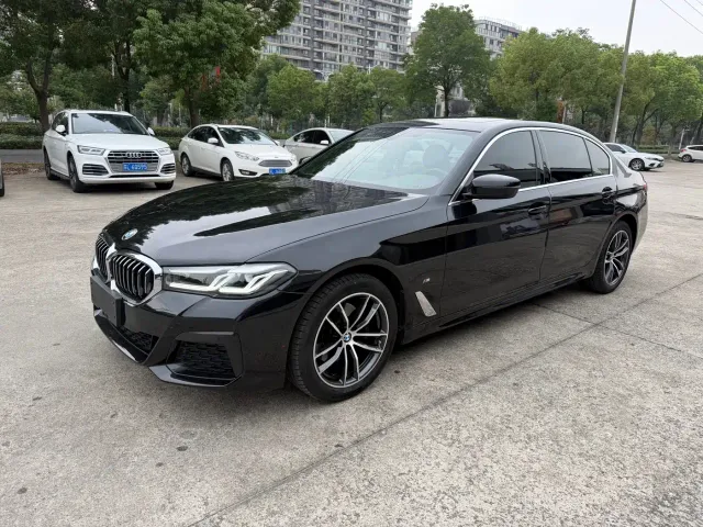 Фотография автомобиля — BMW 5 Series