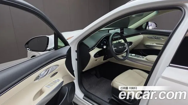 Genesis GV70 — Фото автомобиля 15