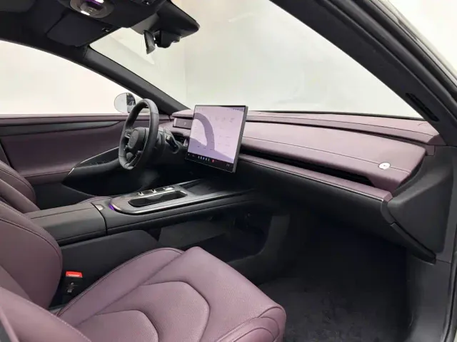Xiaomi SU7 — Фото автомобиля 11