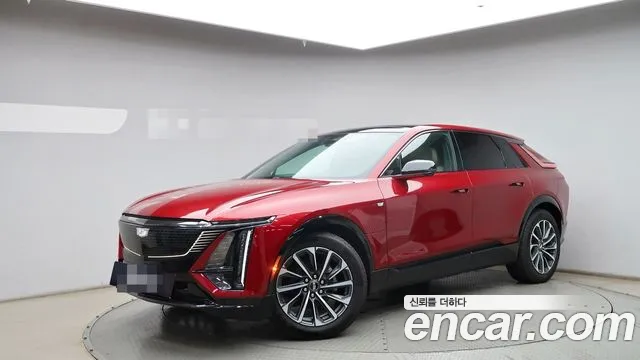 Cadillac Lyriq — Фото автомобиля 3