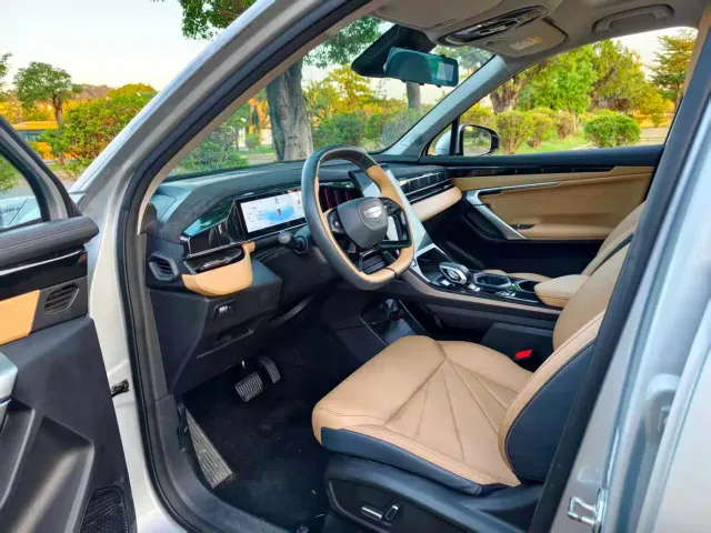 Geely Boyue L — Фото автомобиля 4
