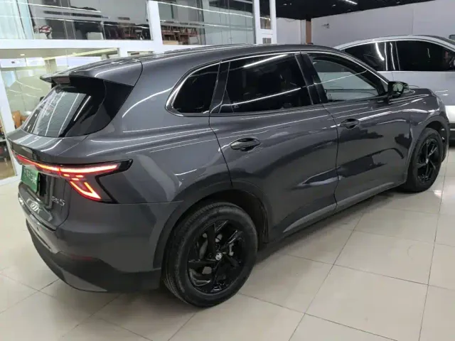 MG ES5 — Фото автомобиля 6