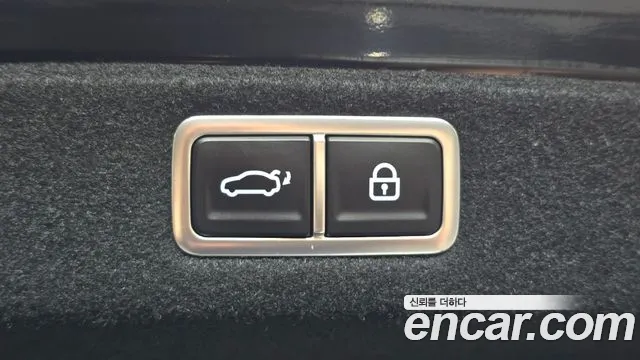 Hyundai Grandeur Grandeur (GN7) 2.5 Бензин 2WD — Фото автомобиля 19