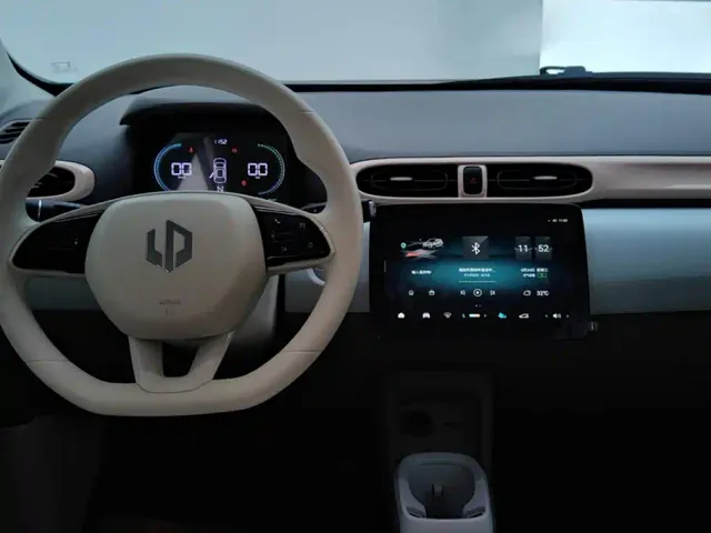 Leapmotor T03 — Фото автомобиля 12